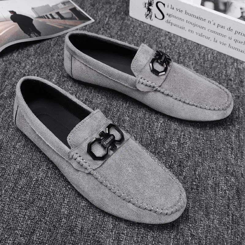 Men's casual shoes in suede and cowhide leather with rubber soles