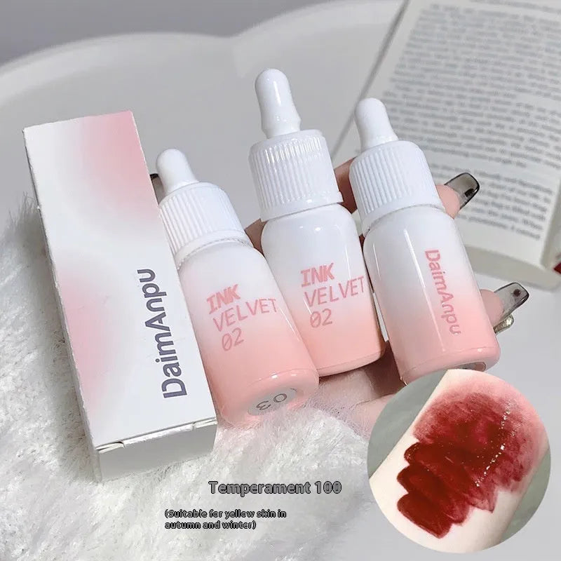 Mirror Lip Lacquer moisturising lip colour in milk huhoo series with 3.5g net content