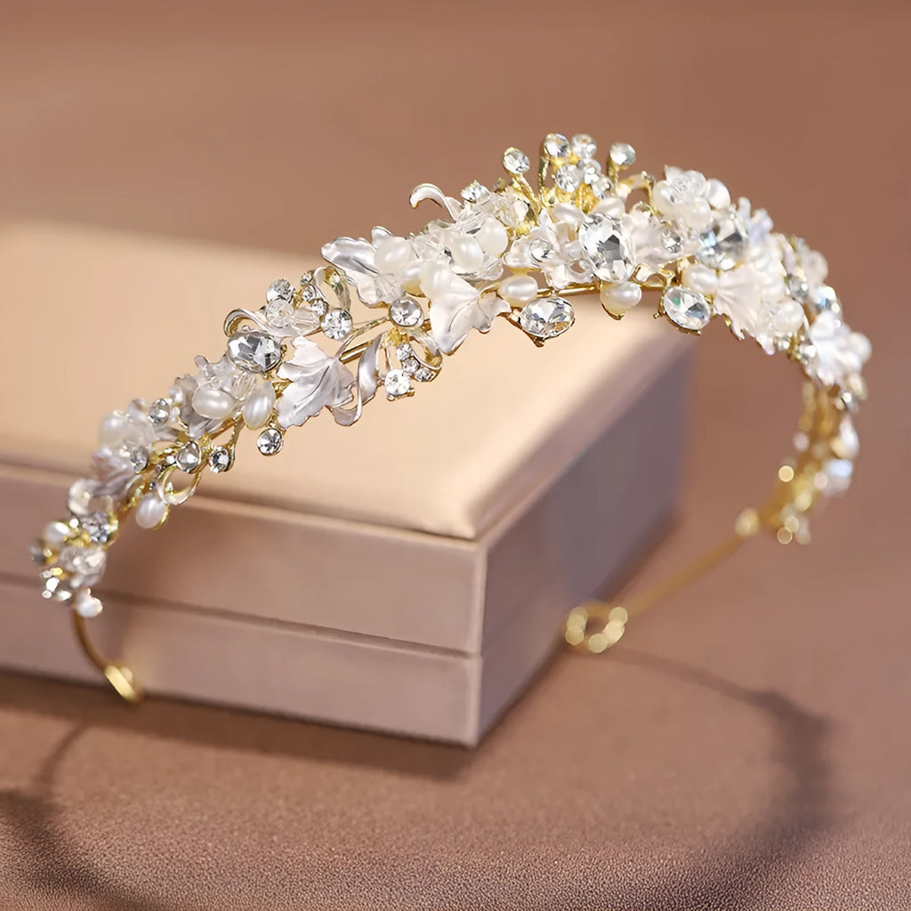 Gold or silver alloy women's crown headdress with pearl decoration for weddings and birthdays