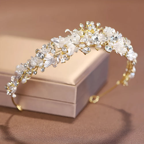 Gold or silver alloy women's crown headdress with pearl decoration for weddings and birthdays