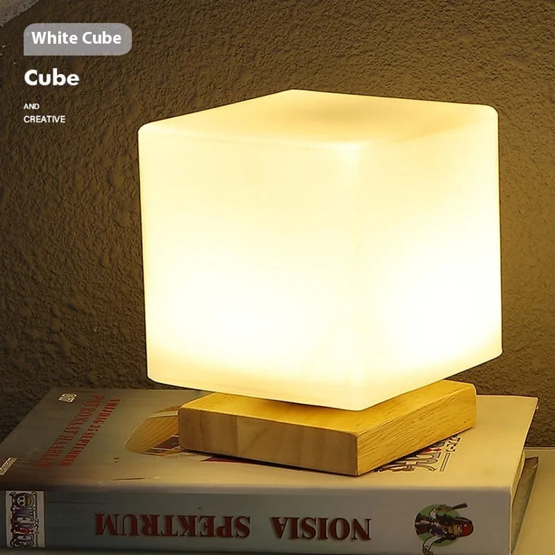 Nordic solid wood USB table lamp in white with touch dimming