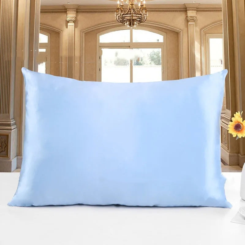 Double-sided 19 M silk pillowcase in a choice of 14 colours and three sizes.