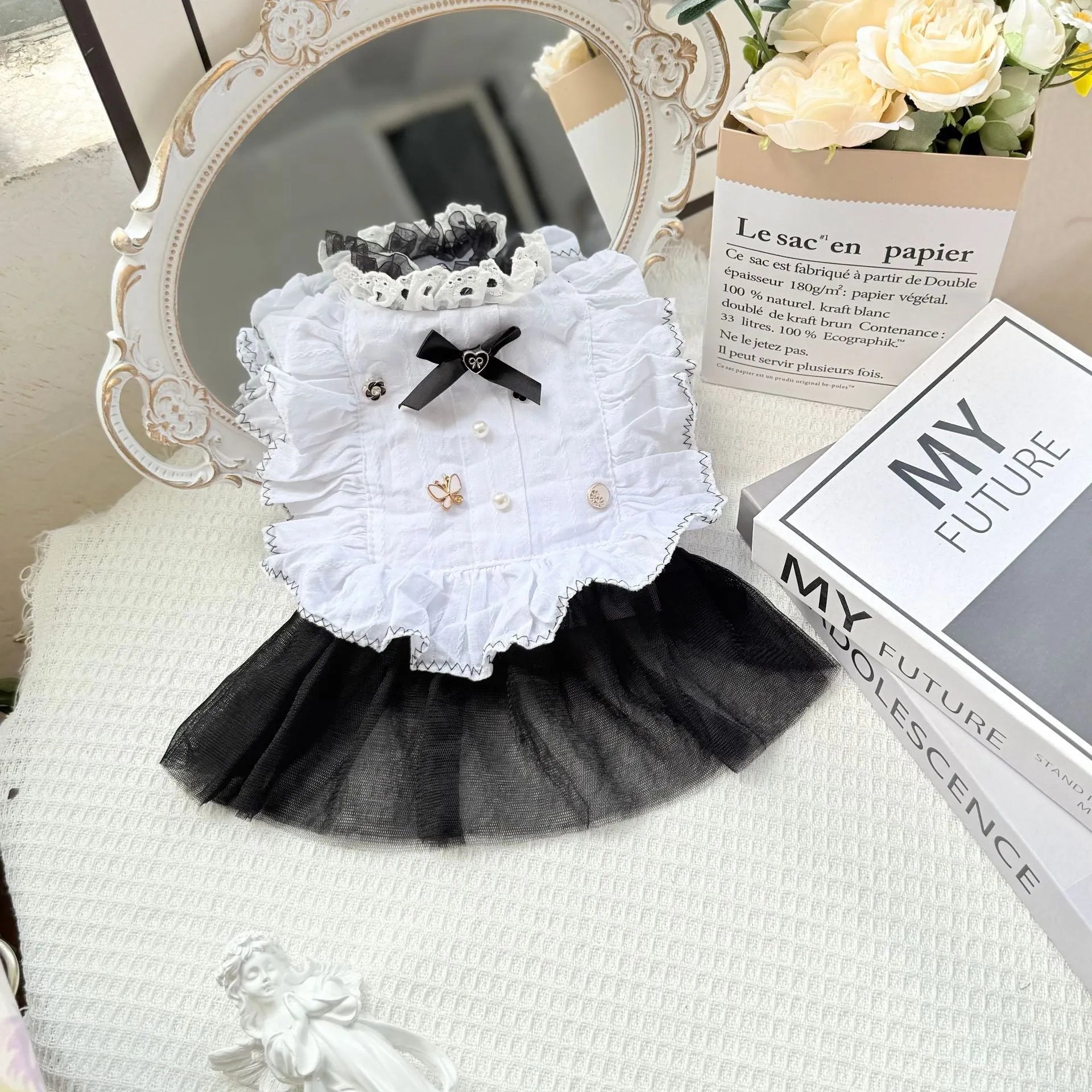 White polyester waltz gauze skirt for a small dog in a princess style.
