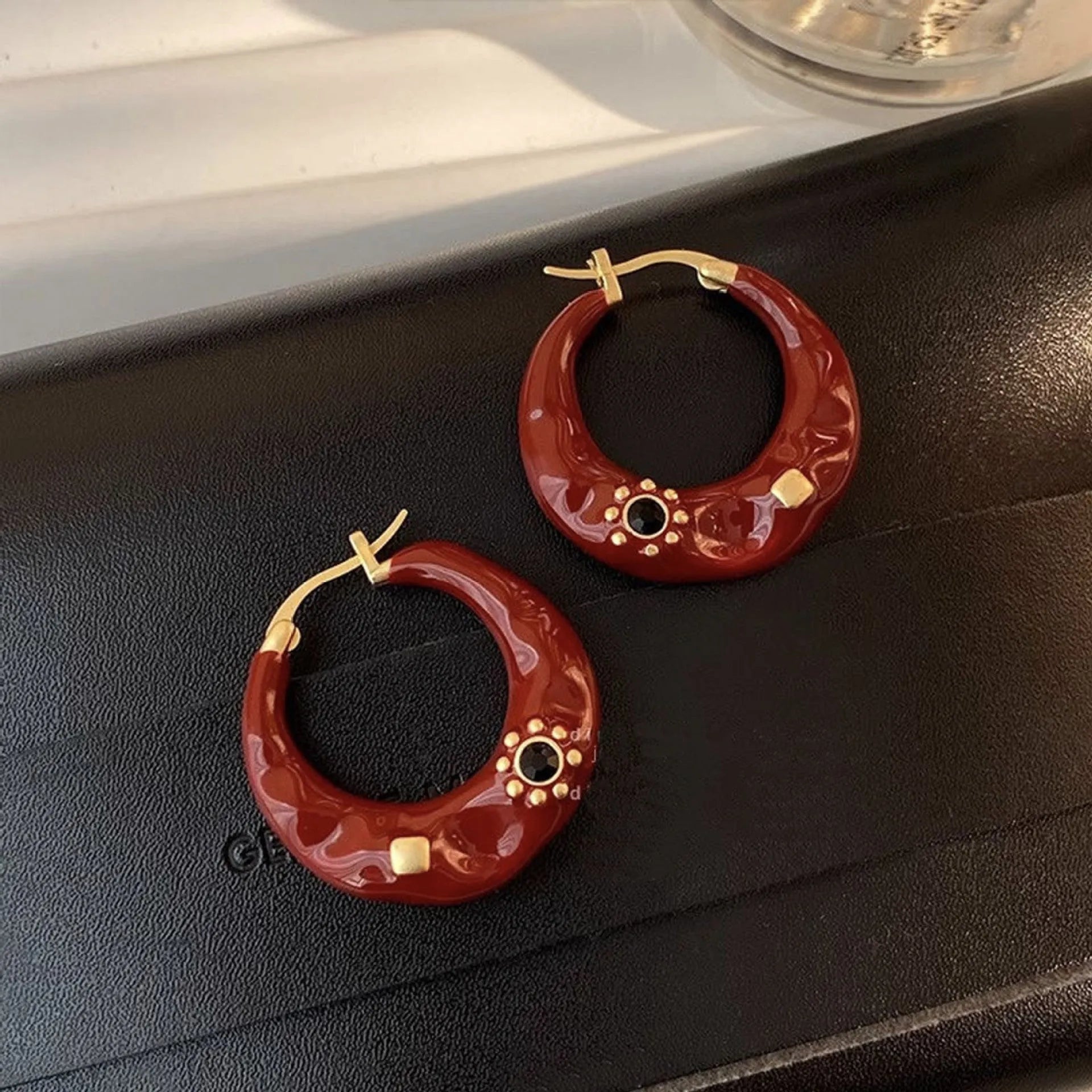 Hong Kong style retro alloy ear studs with rhinestone inlay in black and red colours