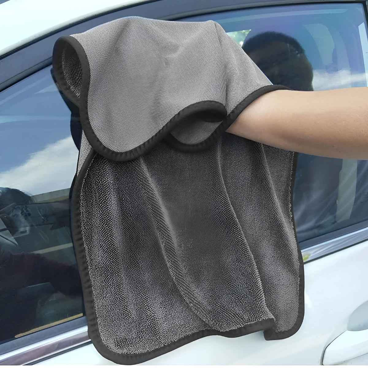 Grey microfiber car wash towel measuring 40x40 cm with high-pile texture for water absorption