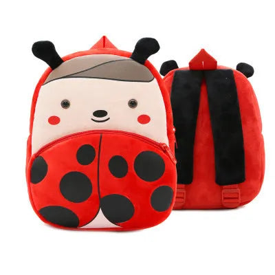Children's plush backpack in animal design with dimensions 26cm high by 24cm wide