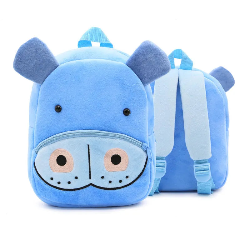Children's plush backpack in animal design with dimensions 26cm high by 24cm wide
