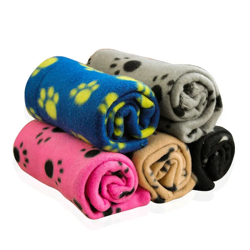 Double sided velvet pet blanket in paw print design, sizes 60x70cm and 100x70cm, for dogs and cats