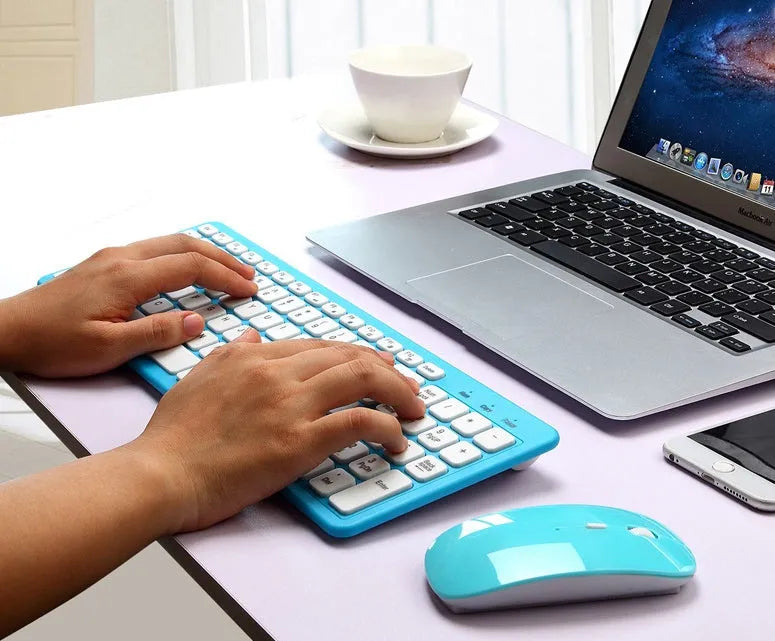 Black wireless keyboard and mouse set showing 96-key layout and adjustable DPI mouse
