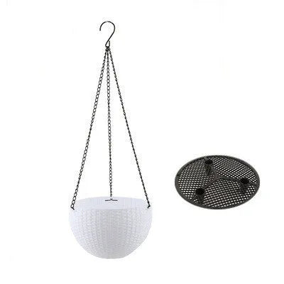 210mm diameter plastic hanging basket with chain in one of seven colour options.