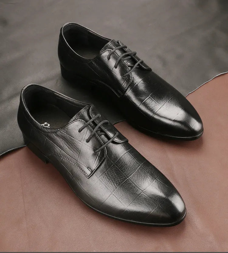 Men's black leather derby shoes with checkered cowhide vamp and pointed toe for business wear