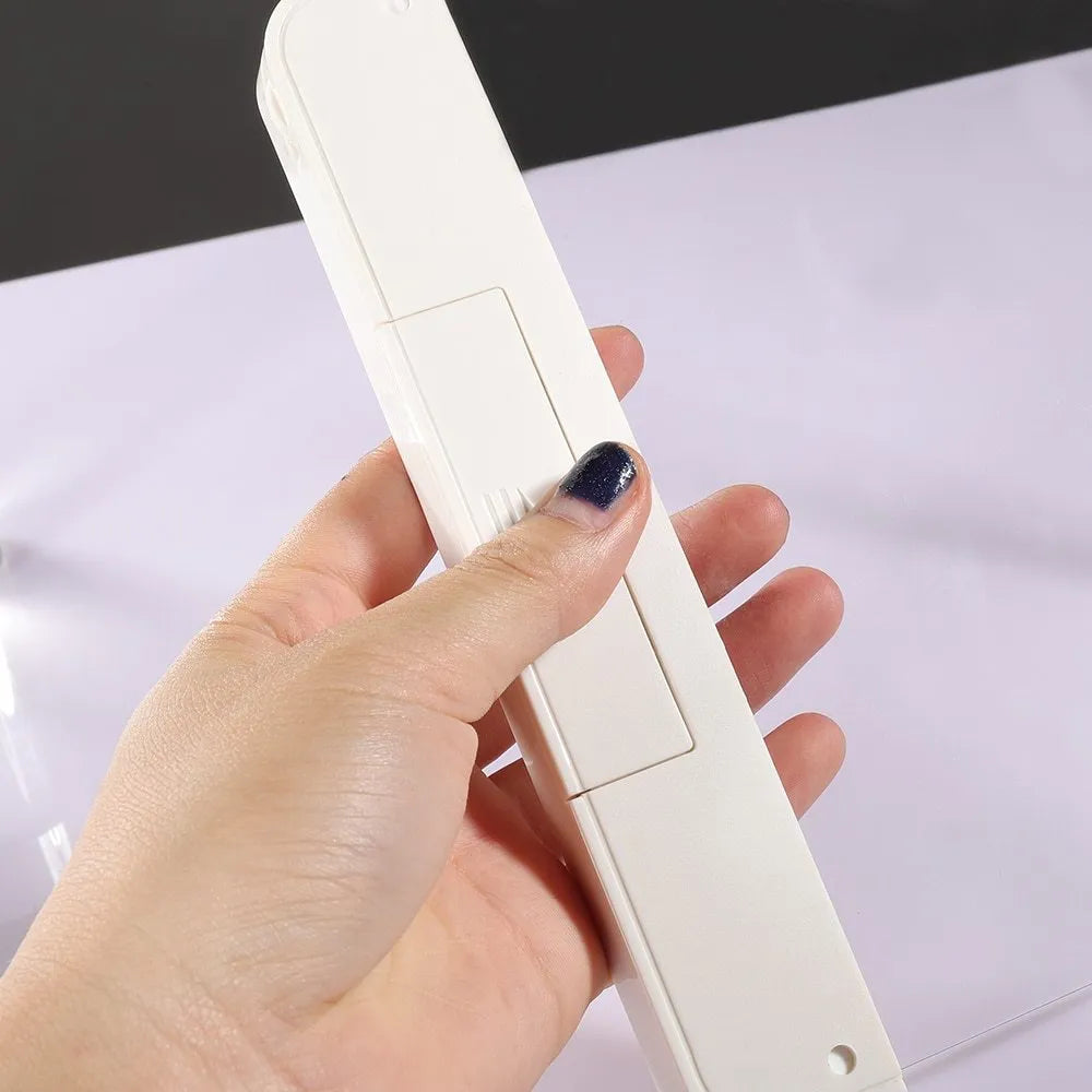 Dimmable LED panel book reading lamp with PMMA acrylic panel, 17.6 x 17.8 cm, black or white, for night reading