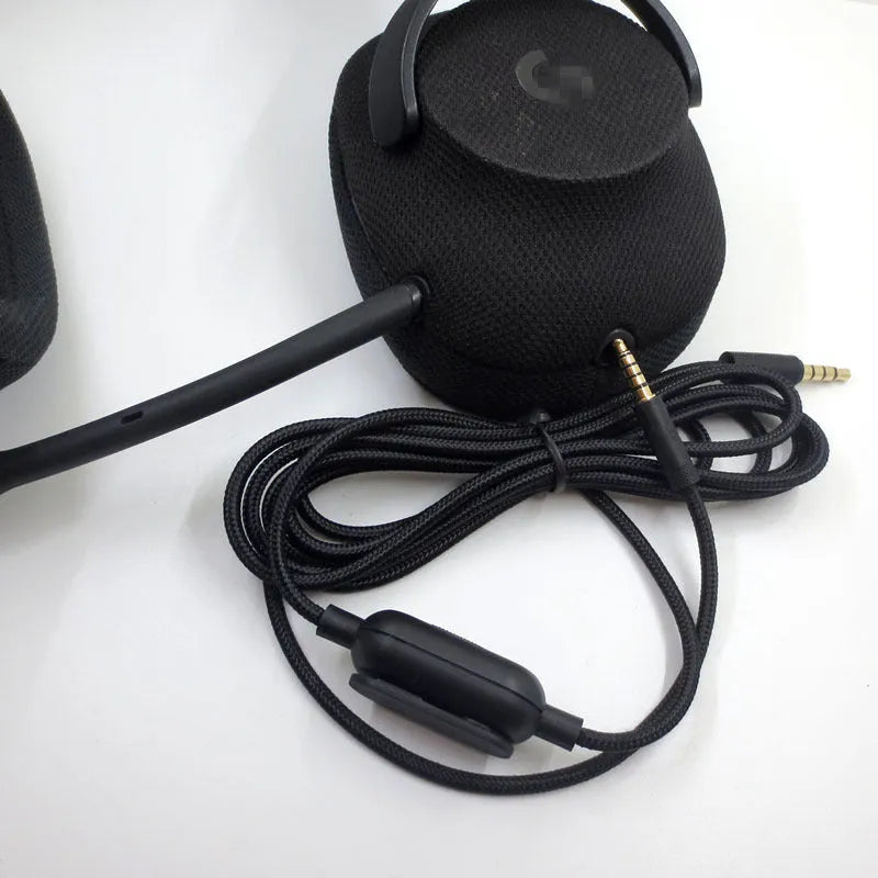 Black universal gaming headset cable with 3.5mm connectors and 2 metre length
