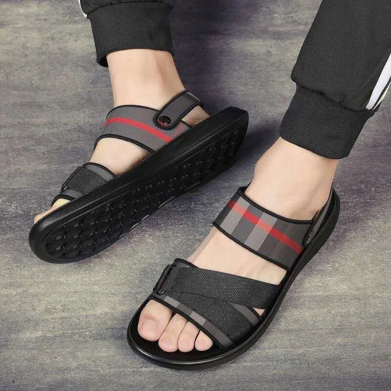 Youth leisure sports sandals with Lycra upper and polyurethane sole shown with international size chart.
