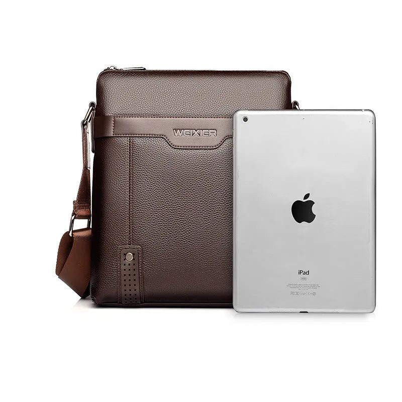 Men's medium casual shoulder bag in PU leather with a single strap and zipper