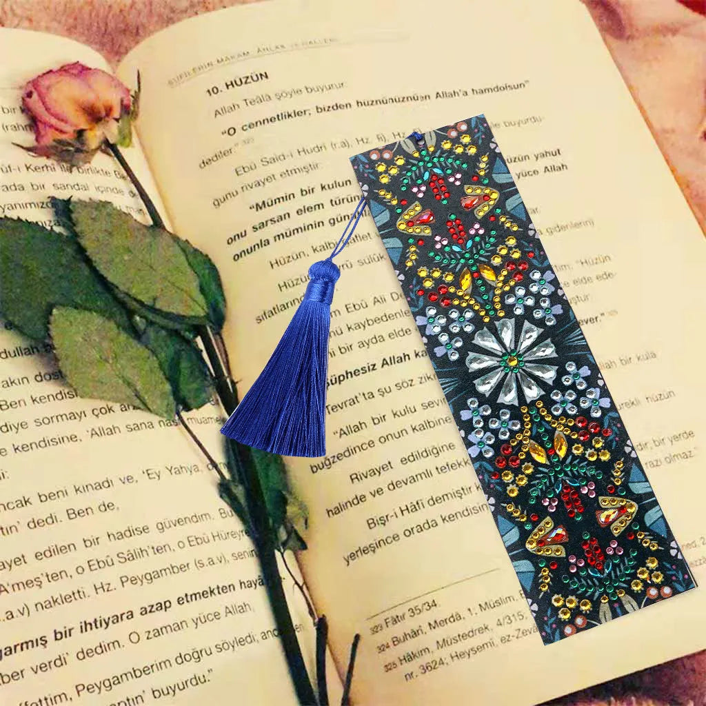 Mandala flower diamond embroidery on leather bookmark with special-shaped round diamonds