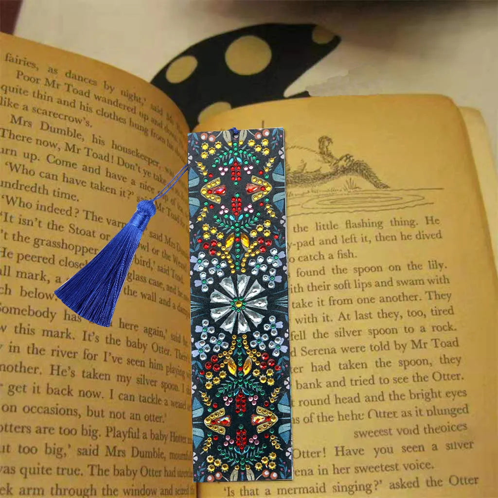 Mandala flower diamond embroidery on leather bookmark with special-shaped round diamonds