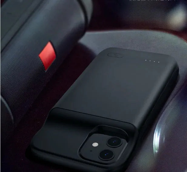 Black ultra-thin TPU wireless back clip battery for iPhone 12 with multi-U port output