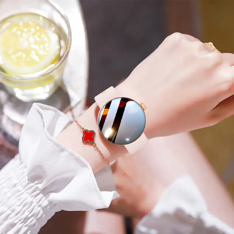 Women's smart watch with circular colour screen and metal wrist strap