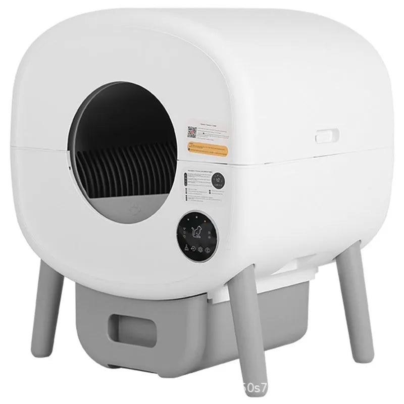 Automatic cat litter box with 13 litre waste storage compartment and cleaning accessories
