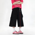 Retro multi-pocket denim cropped trousers with wide leg cut in black colour
