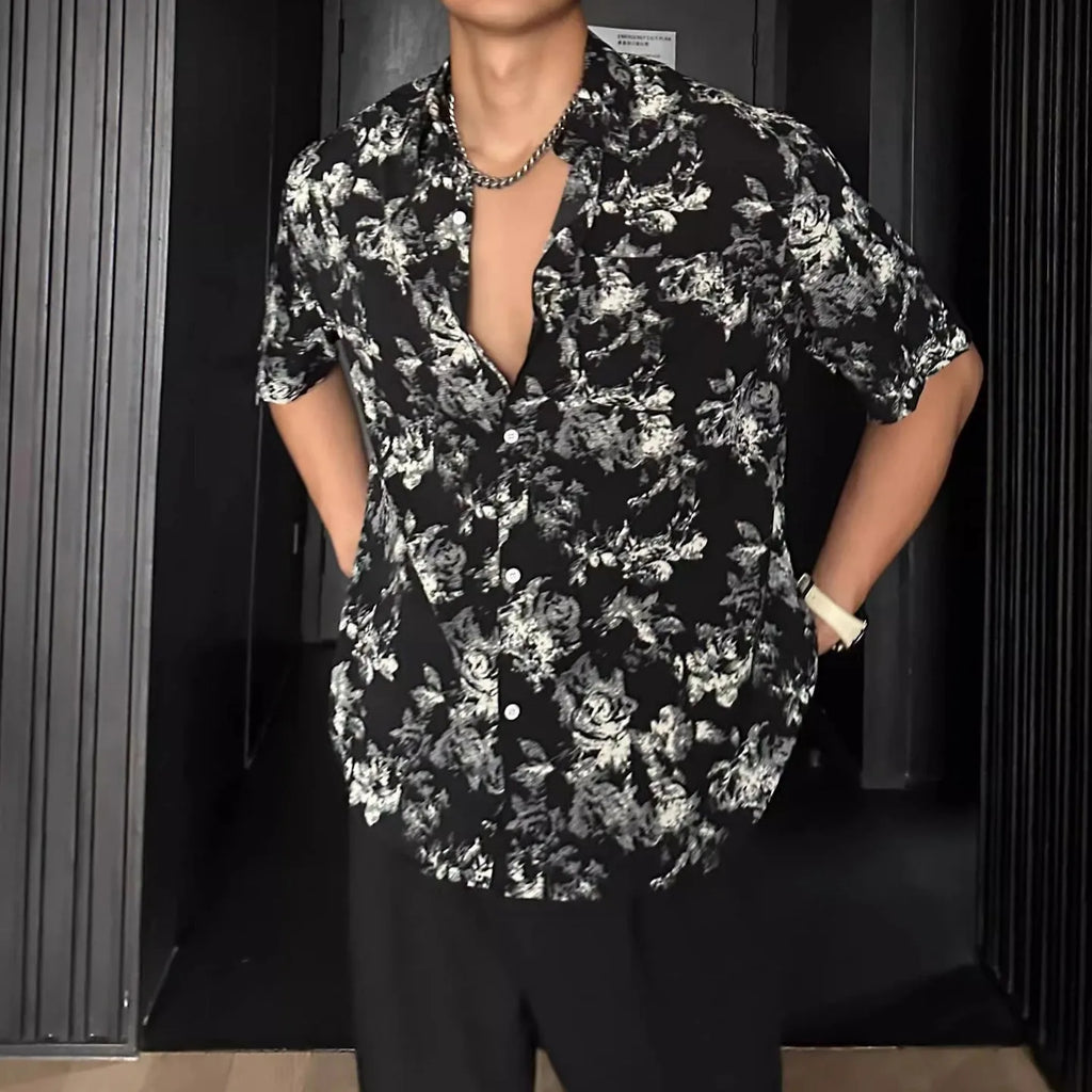 Men's loose-fit printed short sleeve shirt with pendant detail and floral pattern in white or black colours