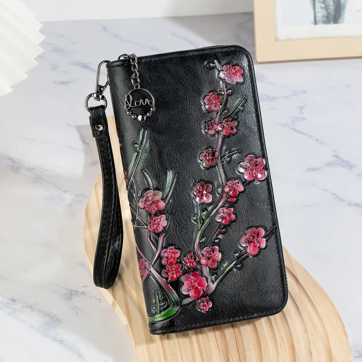 Embossed floral Chinese style handbag with zip closure in European retro design