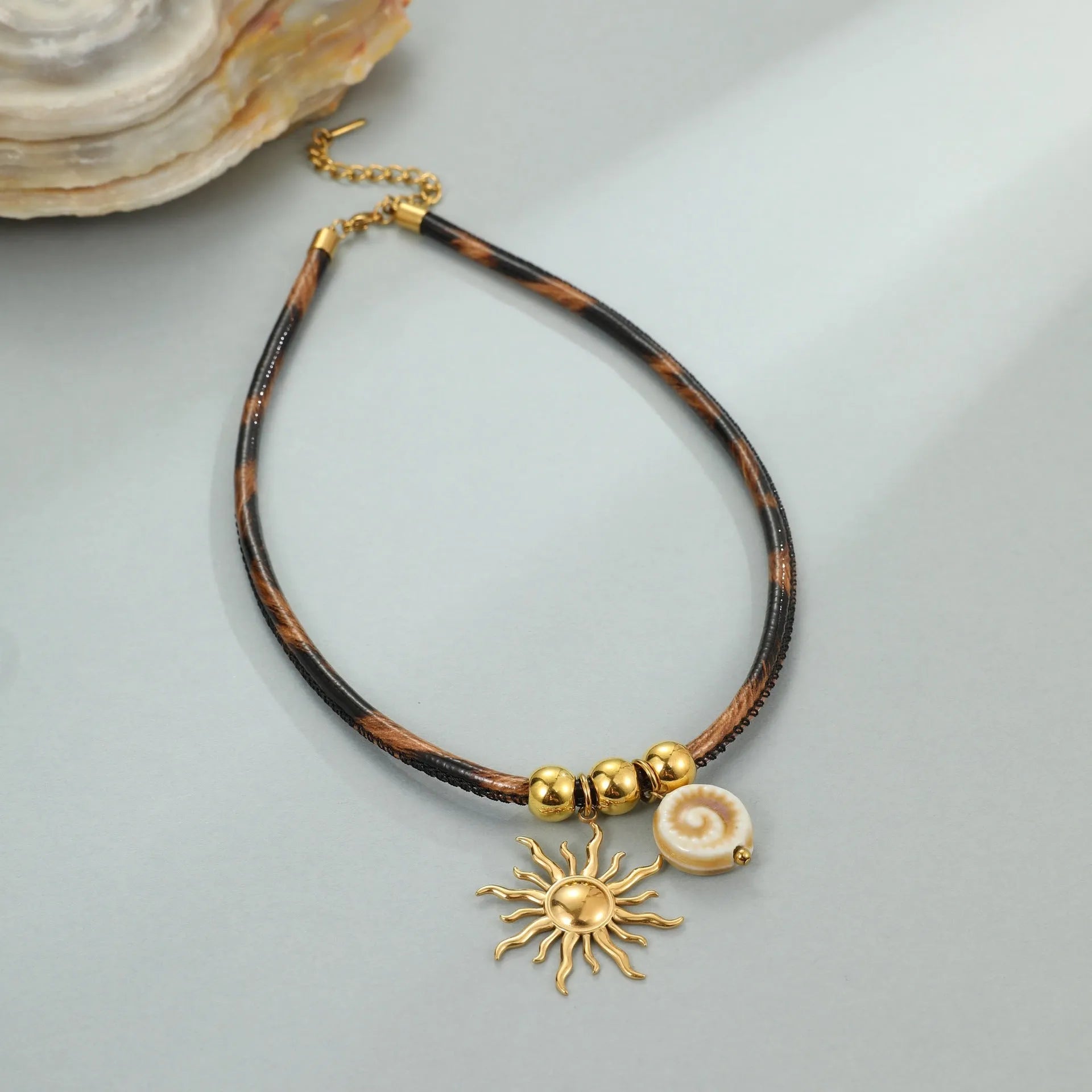 Leopard geometric pendant stainless steel necklace with electroplated 18K gold finish