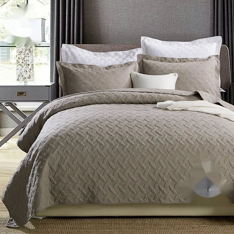 Double-sided pure cotton three-piece bed set with damask pattern quilt cover and pillowcases in beige or blue