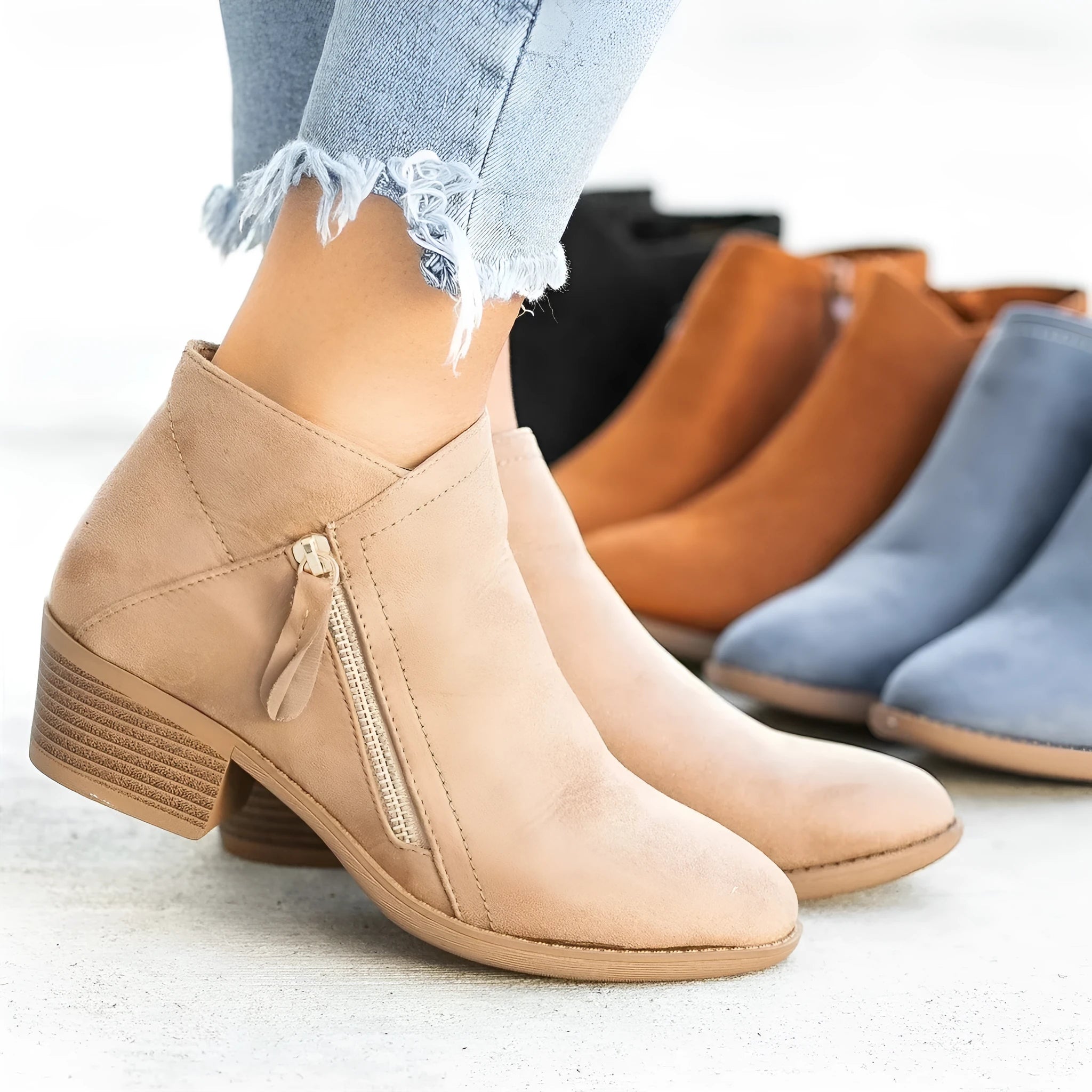 Women's suede boots with side zip and chunky heel in blue, black, beige, orange