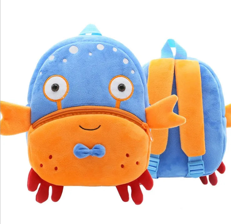 Children's plush backpack in animal design with dimensions 26cm high by 24cm wide