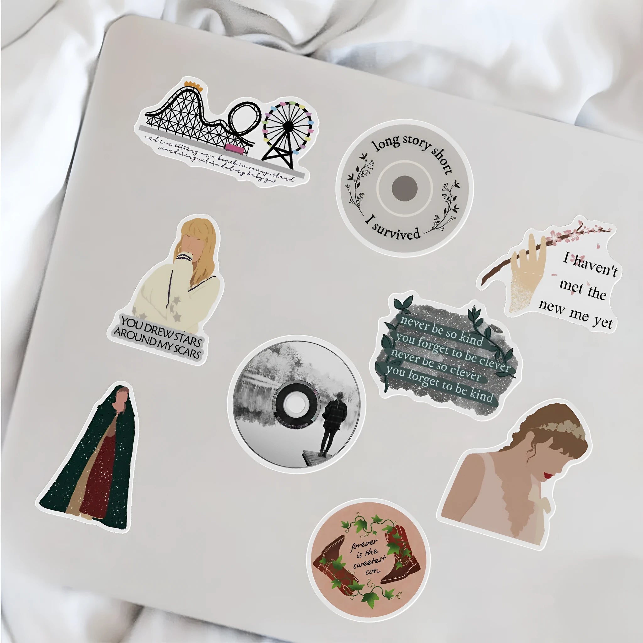 50 waterproof graffiti cartoon adhesive stickers for luggage and notebooks measuring 4-6cm