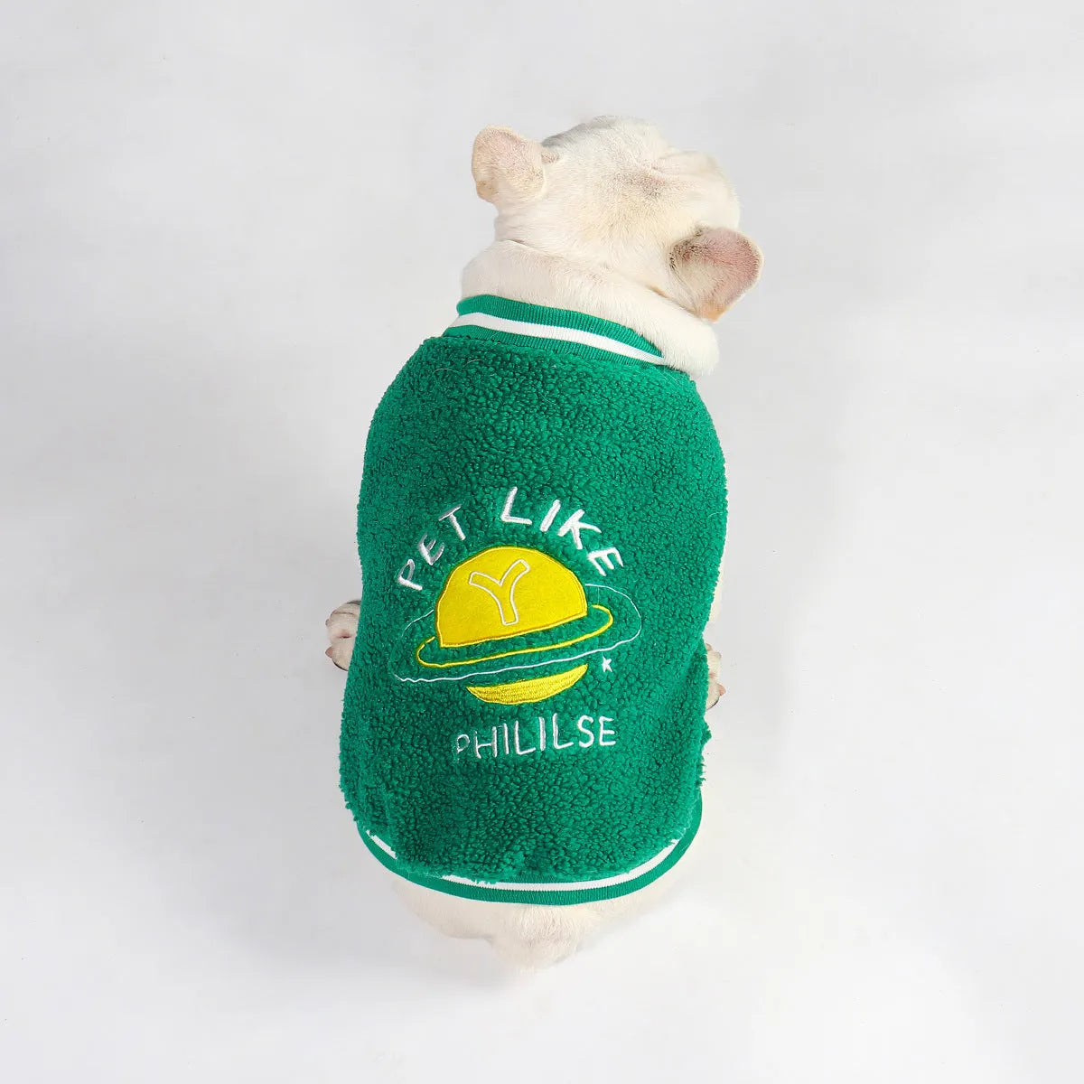 Green fleece-lined dog winter coat shown on a large dog, sizes include L, XL, XXL, 3XL, and 4XL.