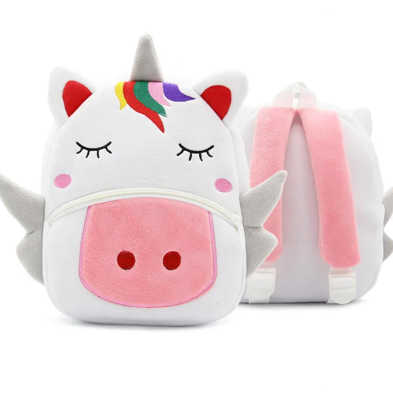 Children's plush backpack in animal design with dimensions 26cm high by 24cm wide