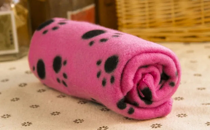 Double sided velvet pet blanket in paw print design, sizes 60x70cm and 100x70cm, for dogs and cats