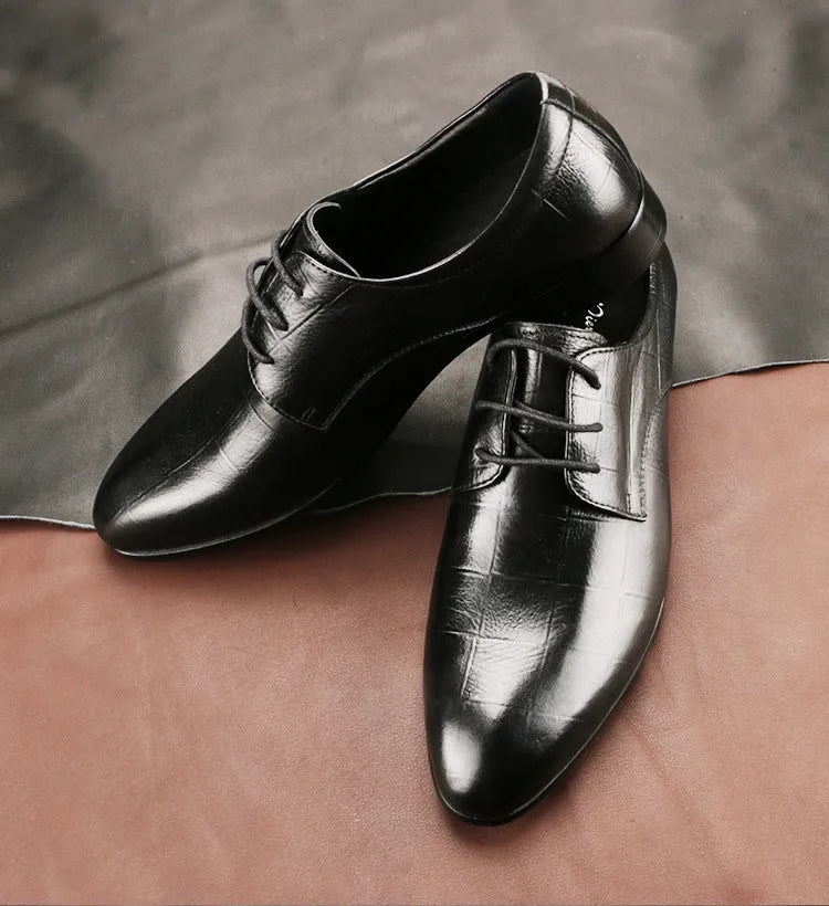 Men's black leather derby shoes with checkered cowhide vamp and pointed toe for business wear