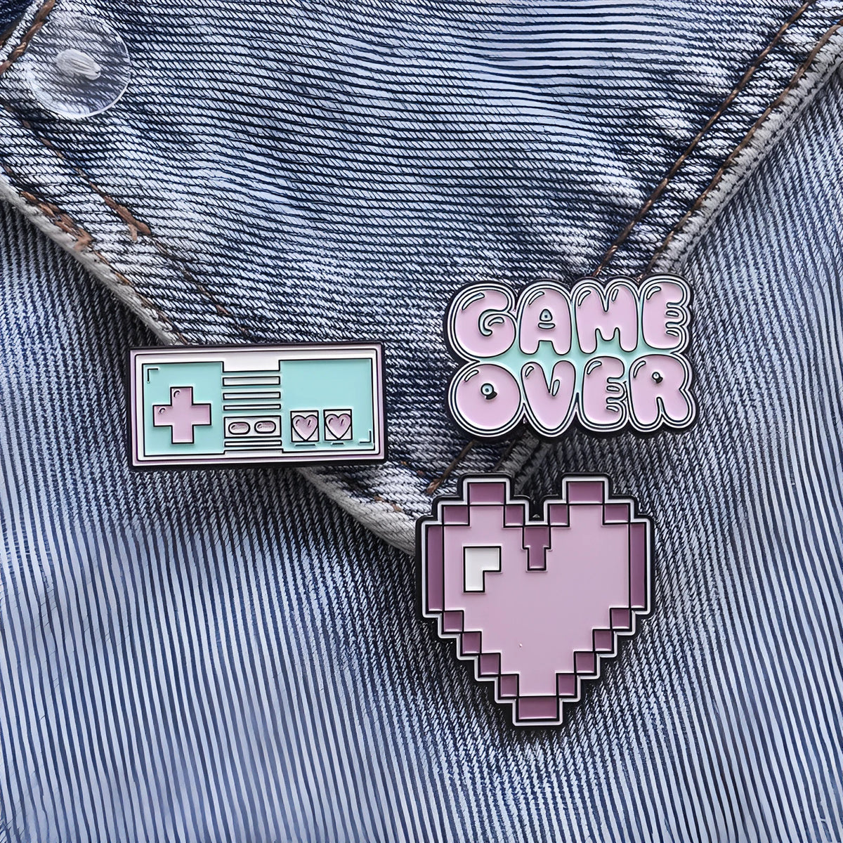 Stereo game console metal badge in alloy construction with independent OPP packaging