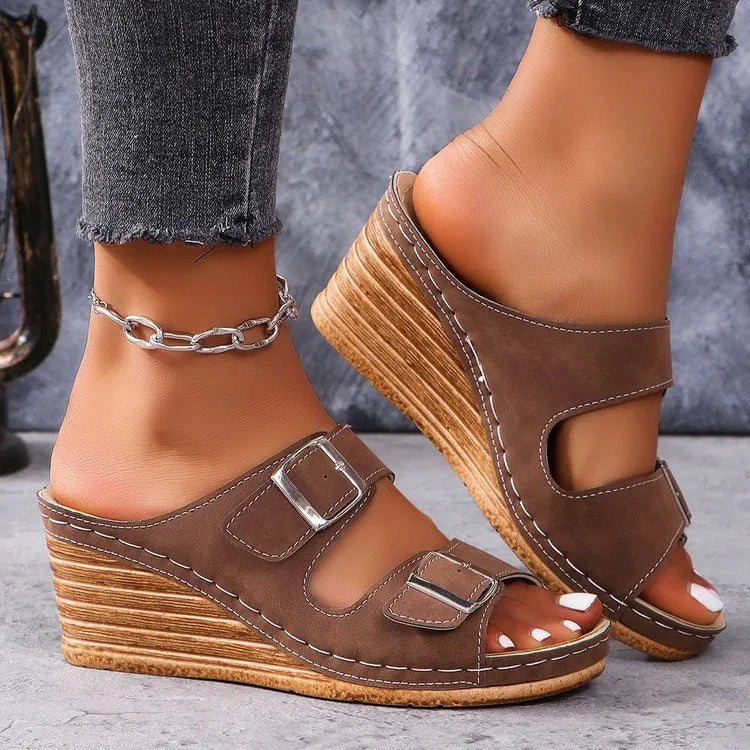Women's creamy-white wedge beach slippers with decorative buckle detail on PU upper