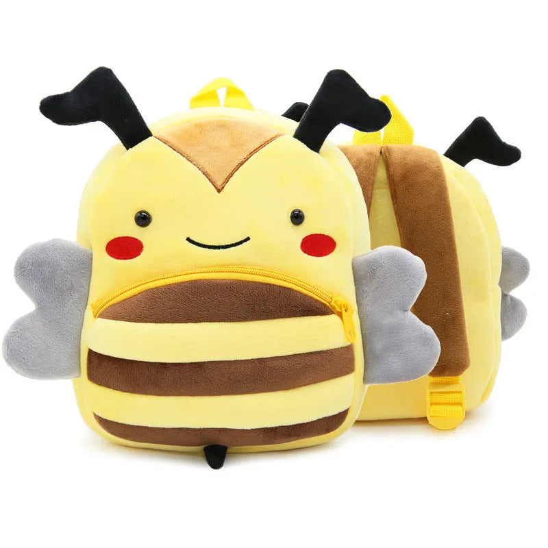Children's plush backpack in animal design with dimensions 26cm high by 24cm wide