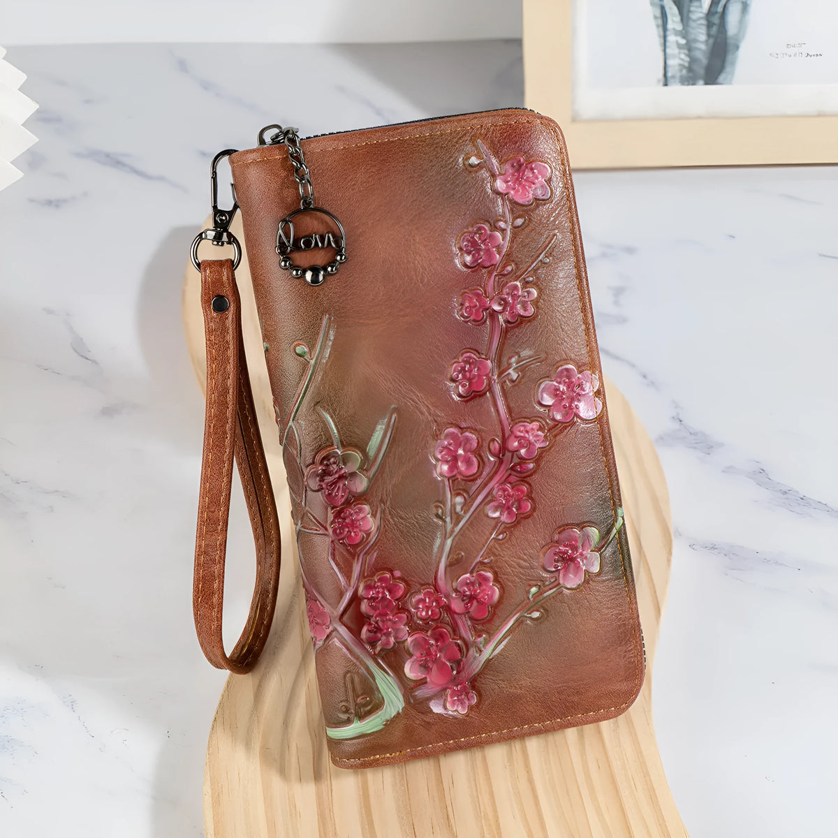 Embossed floral Chinese style handbag with zip closure in European retro design