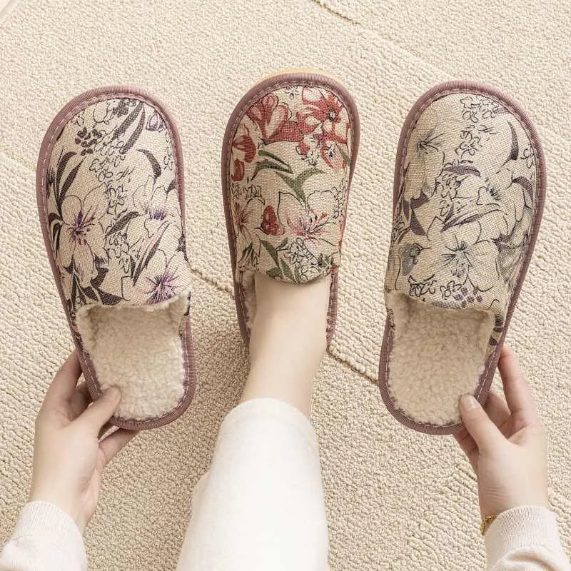 Cotton household slippers with linen surface and PVC sole in floral colour patterns