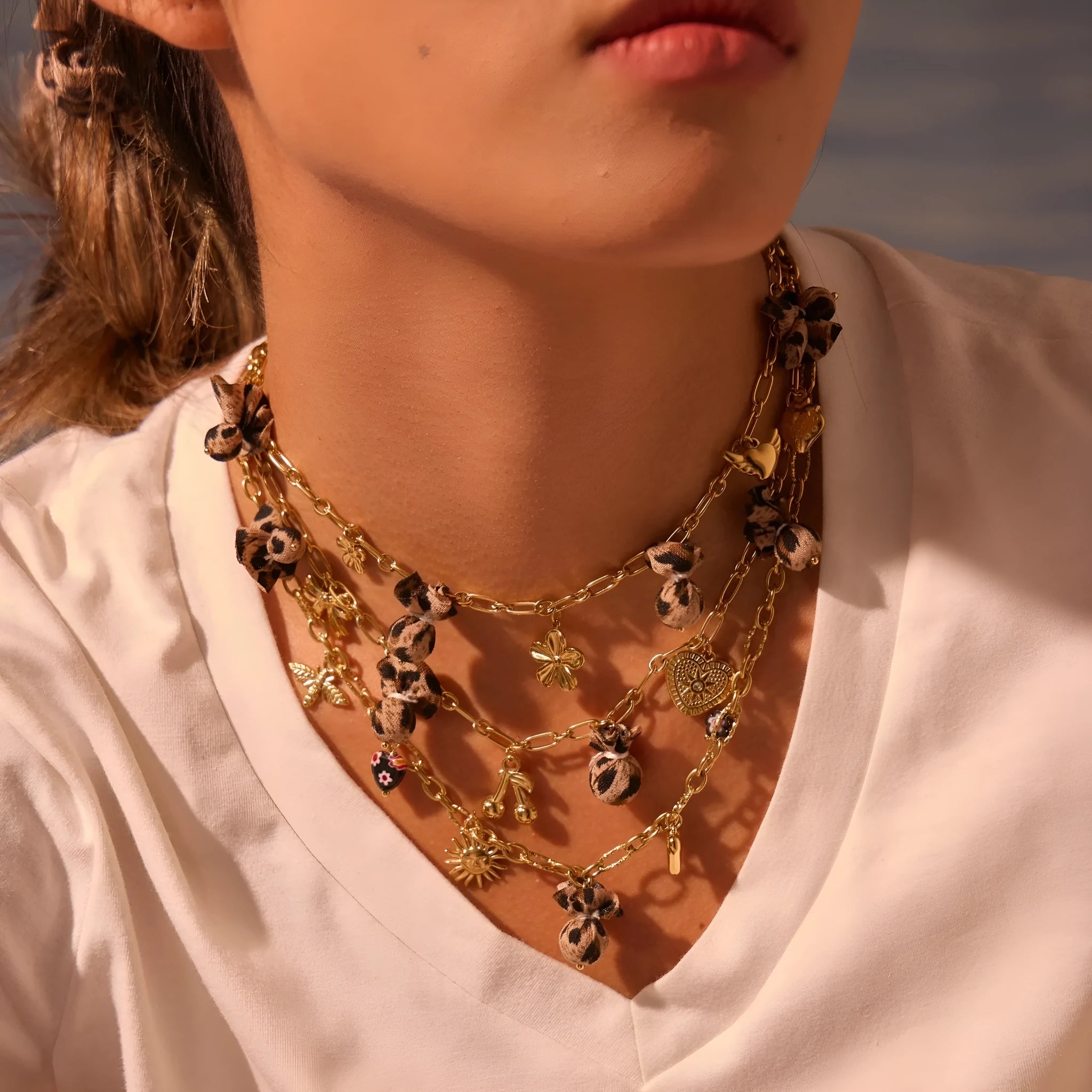 Geometric leopard pendant necklace with love heart flowers on stainless steel chain