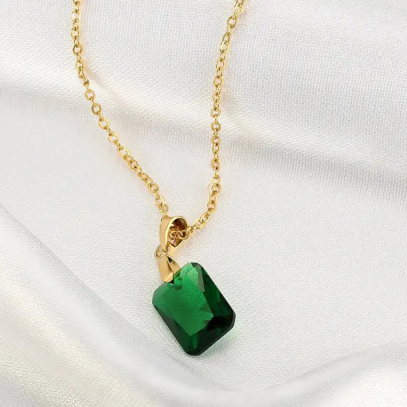 Retro geometric copper necklace with rectangular green pendant and O-ring chain