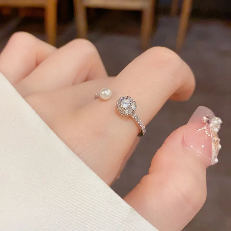 Women's open-end ring with round zircon stones in gold and silver plating options