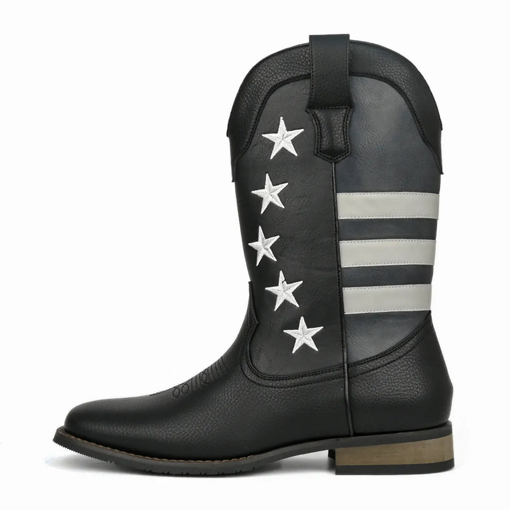 Men's black Western cowboy boots with a five-pointed star decoration and square heel.