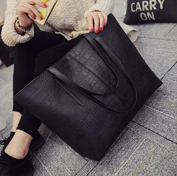 Simple European fashion shoulder bag handbag in black or grey colour for spring summer 2021