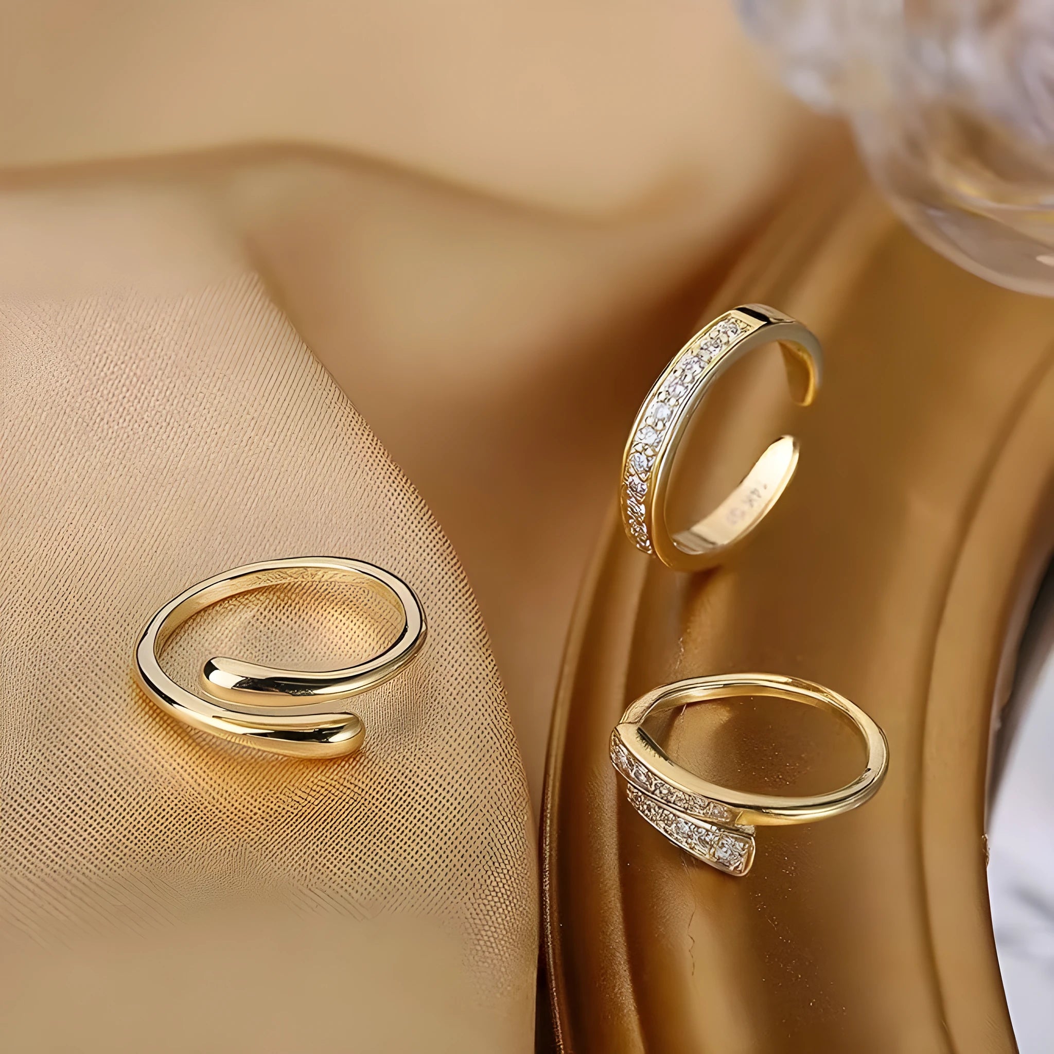 Geometric toe ring with 14K gold finish over copper plating in four colour variations
