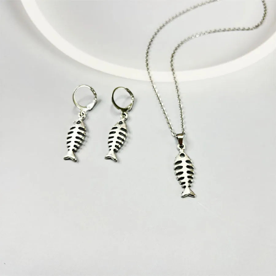 Silver retro fishbone pendant earrings set with adjustable necklace chain