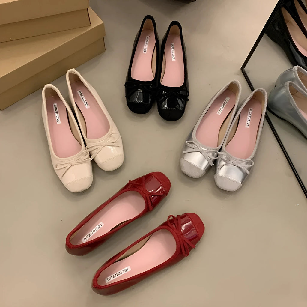 Women's retro ballet flats with square toe and bow detail in Mary Jane style