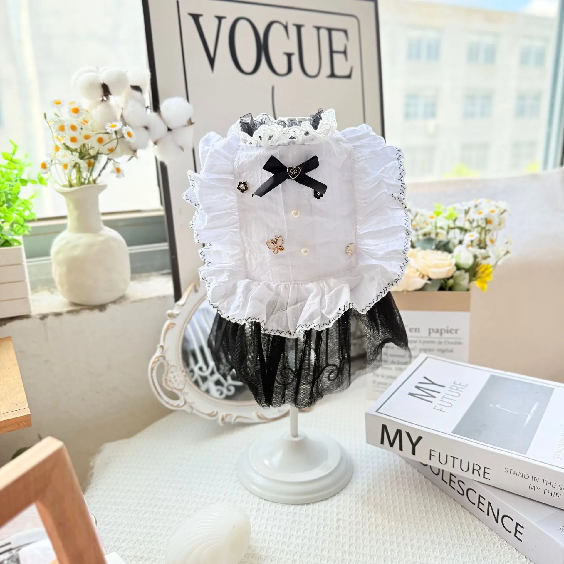 White polyester waltz gauze skirt for a small dog in a princess style.